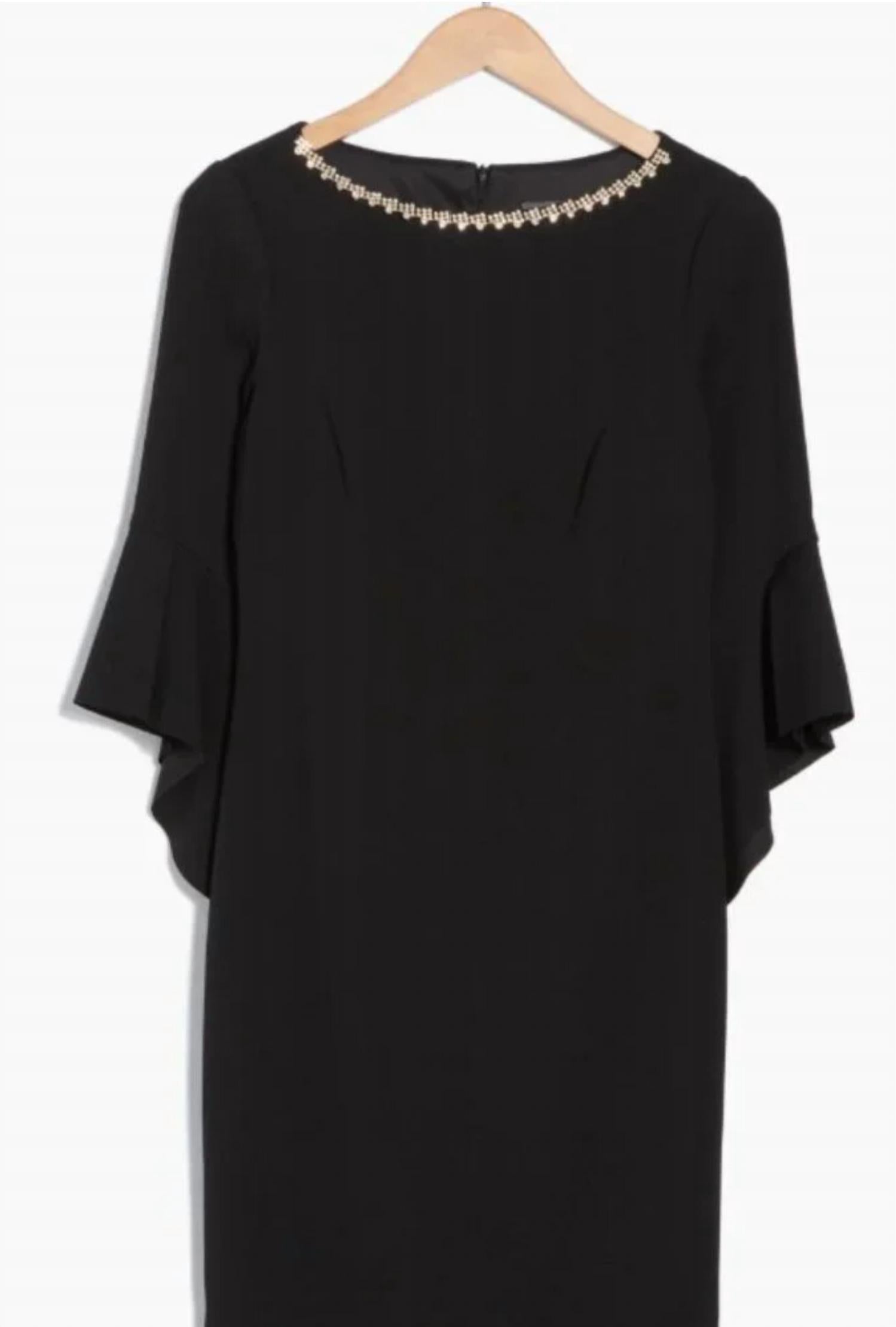 Vince Camuto - Scuba Crepe Jewel Collar Sheath Dress