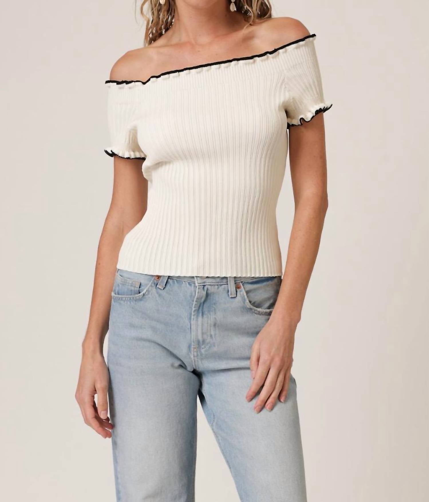 Line And Dot - Reonny Off The Shoulder Sweater