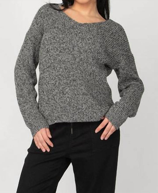 Dex - Long Sleeve Bevelled Hem Sweater