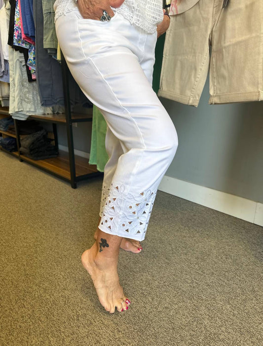 Lulu-B - Stud Design Capri Pants