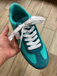 Outwoods - Women's Great-1 Sneakers