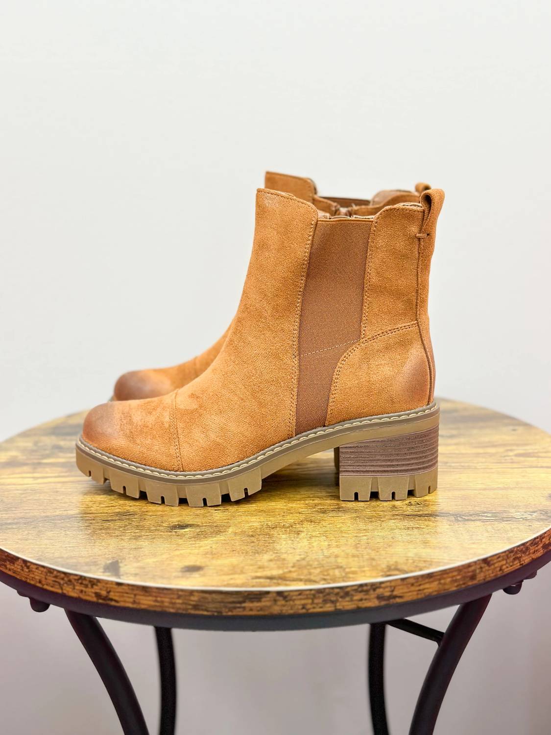 Olem - Women's Faux Suede Chunky Heel Bootie