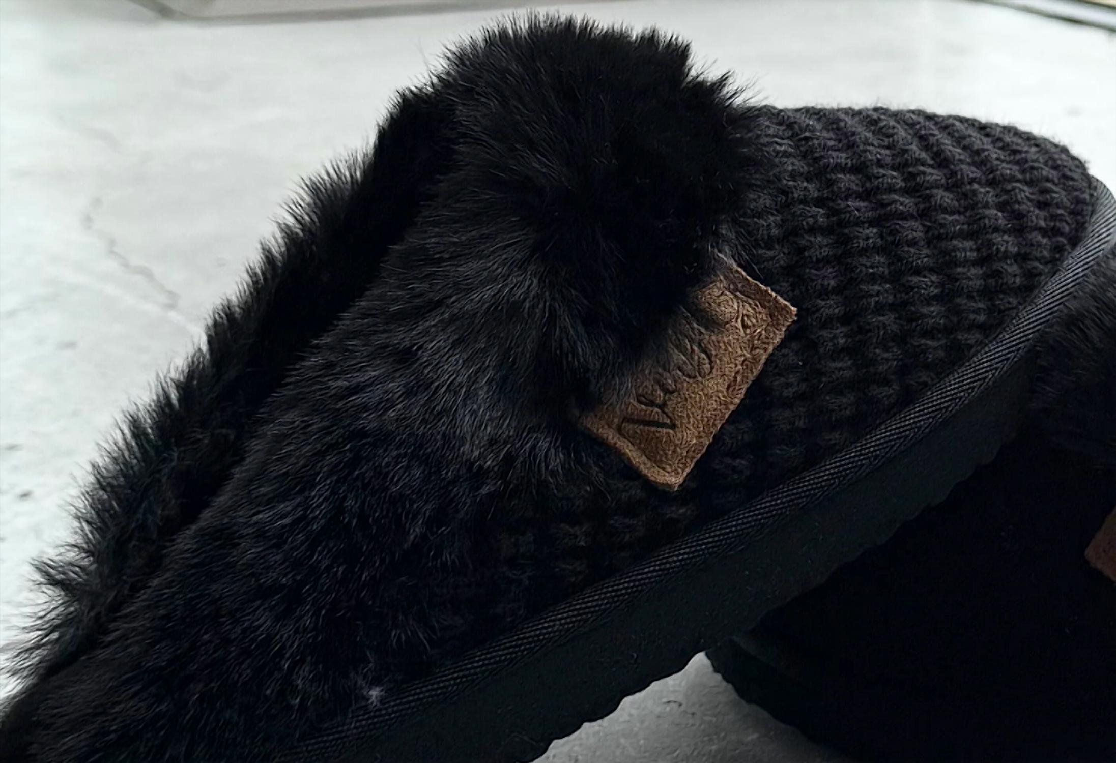 Very G Women's Sweater Slipper in black - women's shoe - detail view