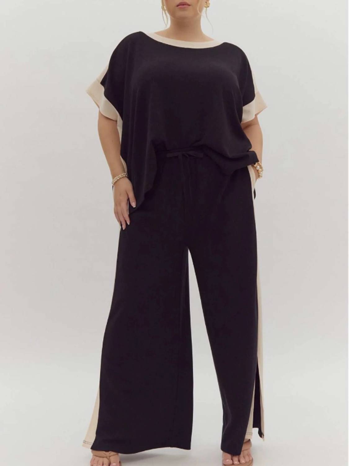 Entro - Ribbed Boat Neck Short Sleeve Top - Plus