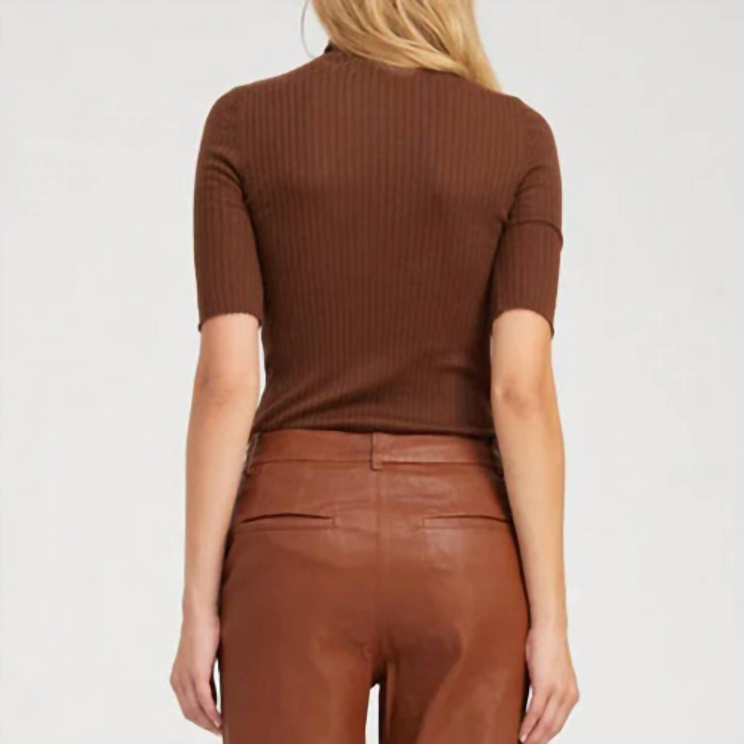 Sprwmn - Short Sleeve Turtleneck Top