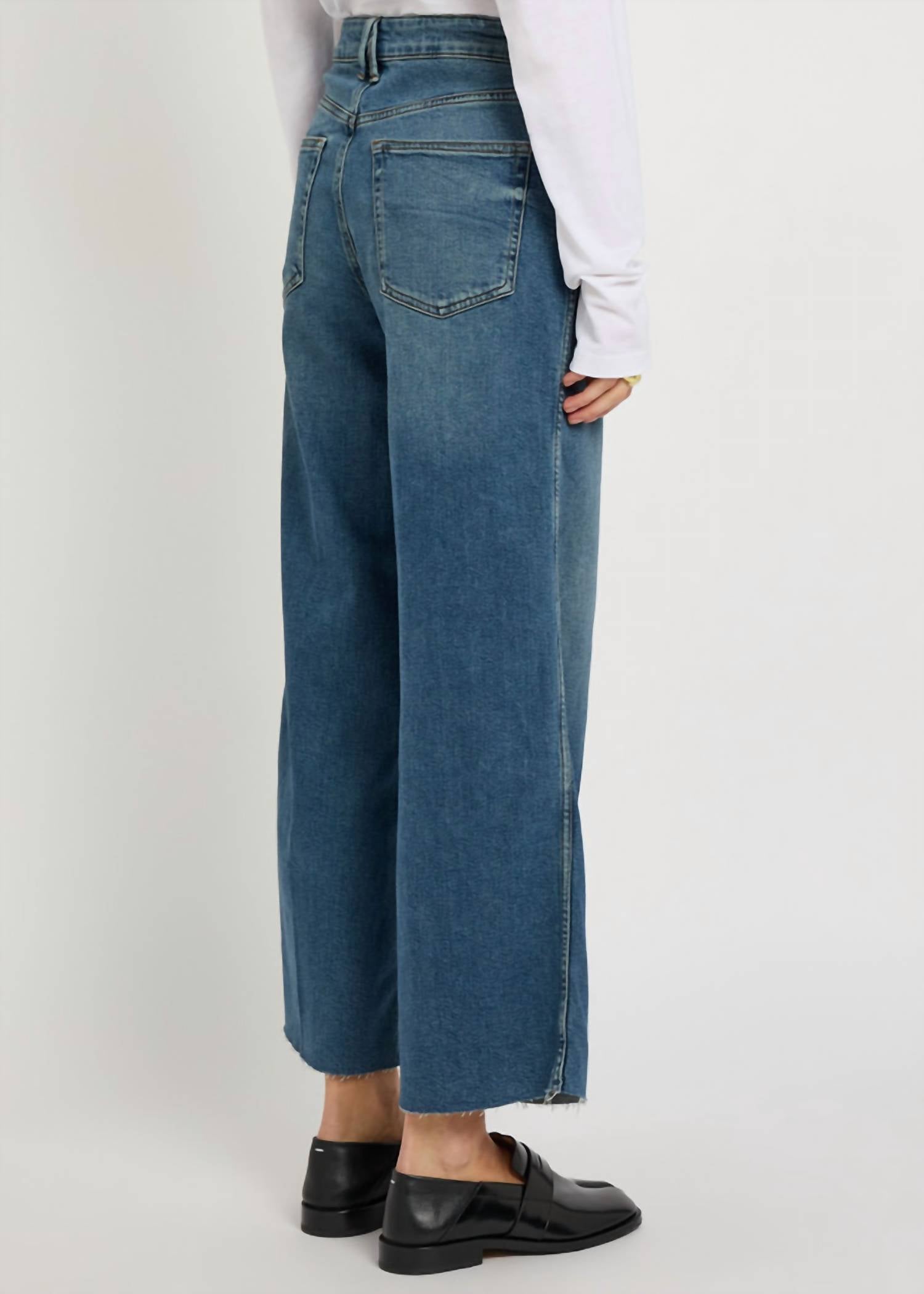GOOD AMERICAN Good Skate Crop Jeans in indigo1139 - women's jeans - view 4