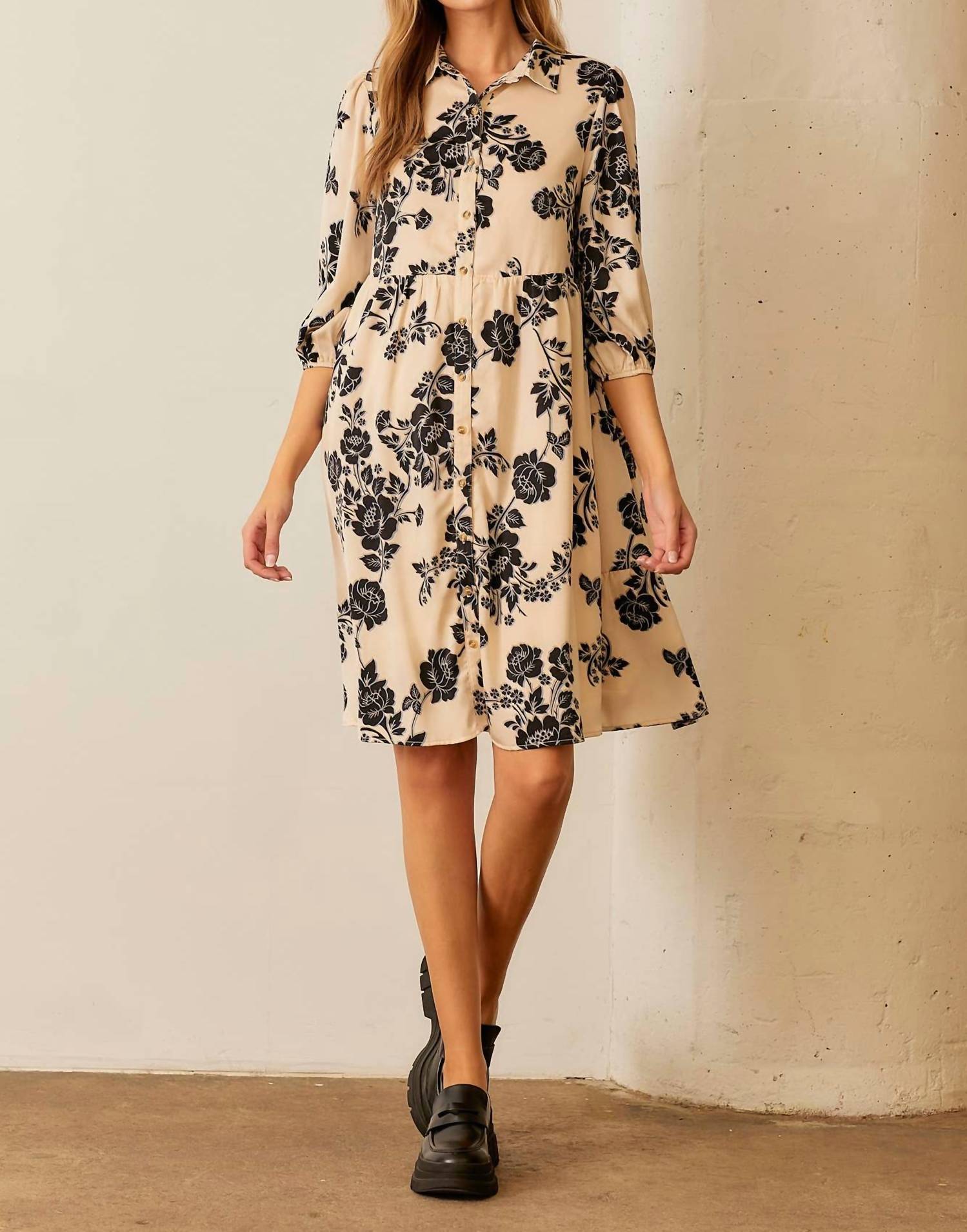Polagram - Floral Print Tiered Button Up Dress