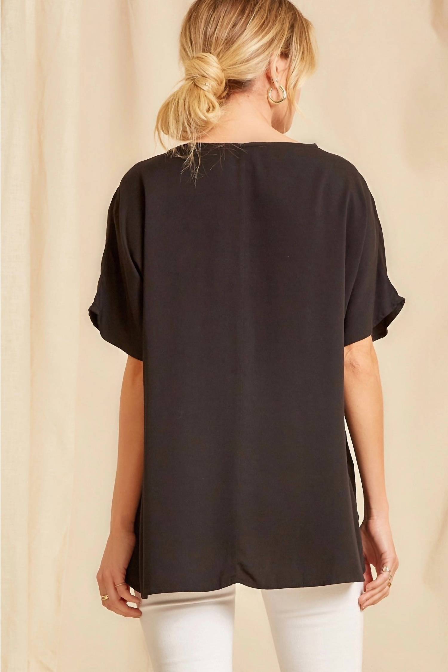 Andree By Unit - Embroidered Scallop Top