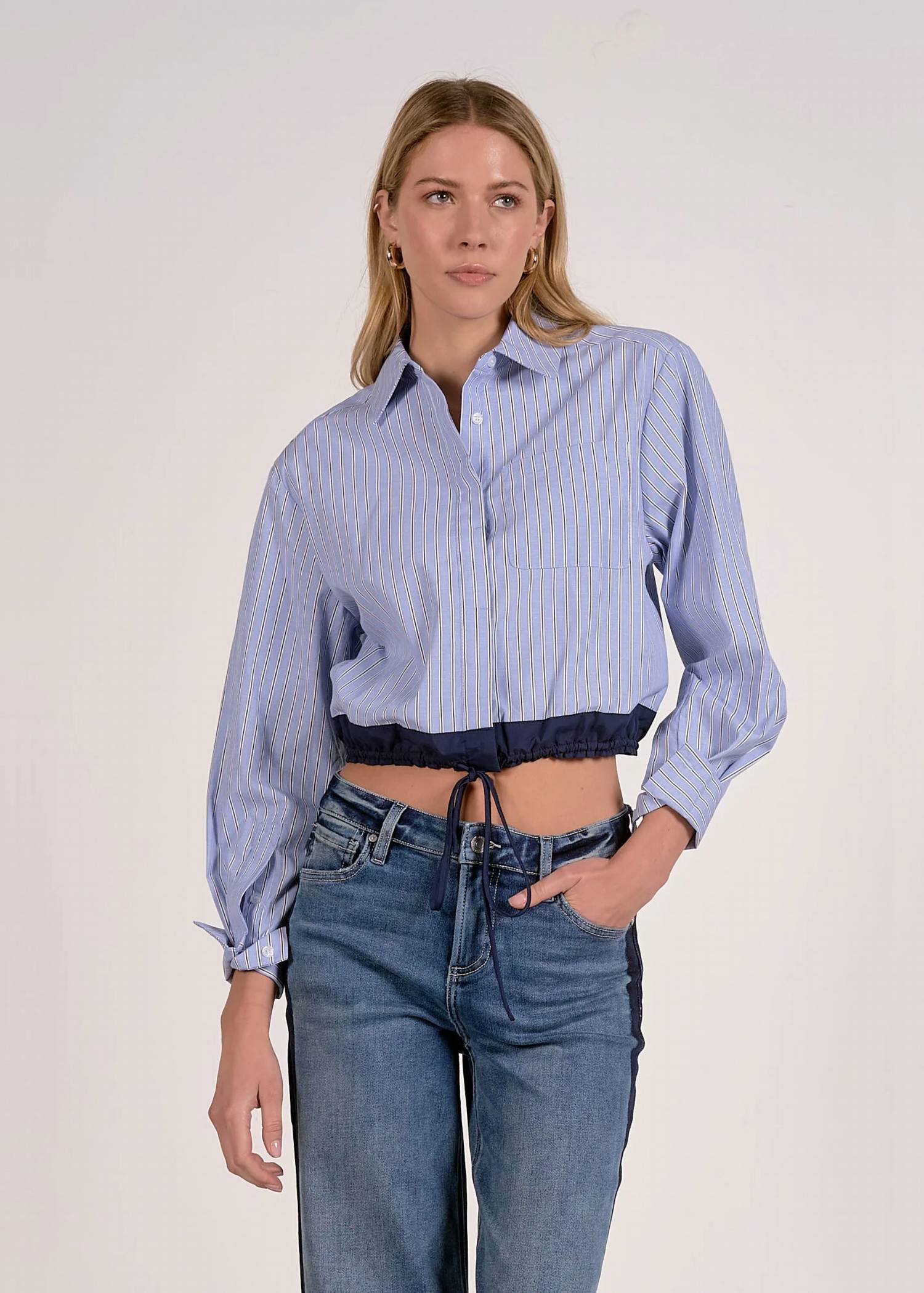 Elan - Lana Cinched Button Down Top