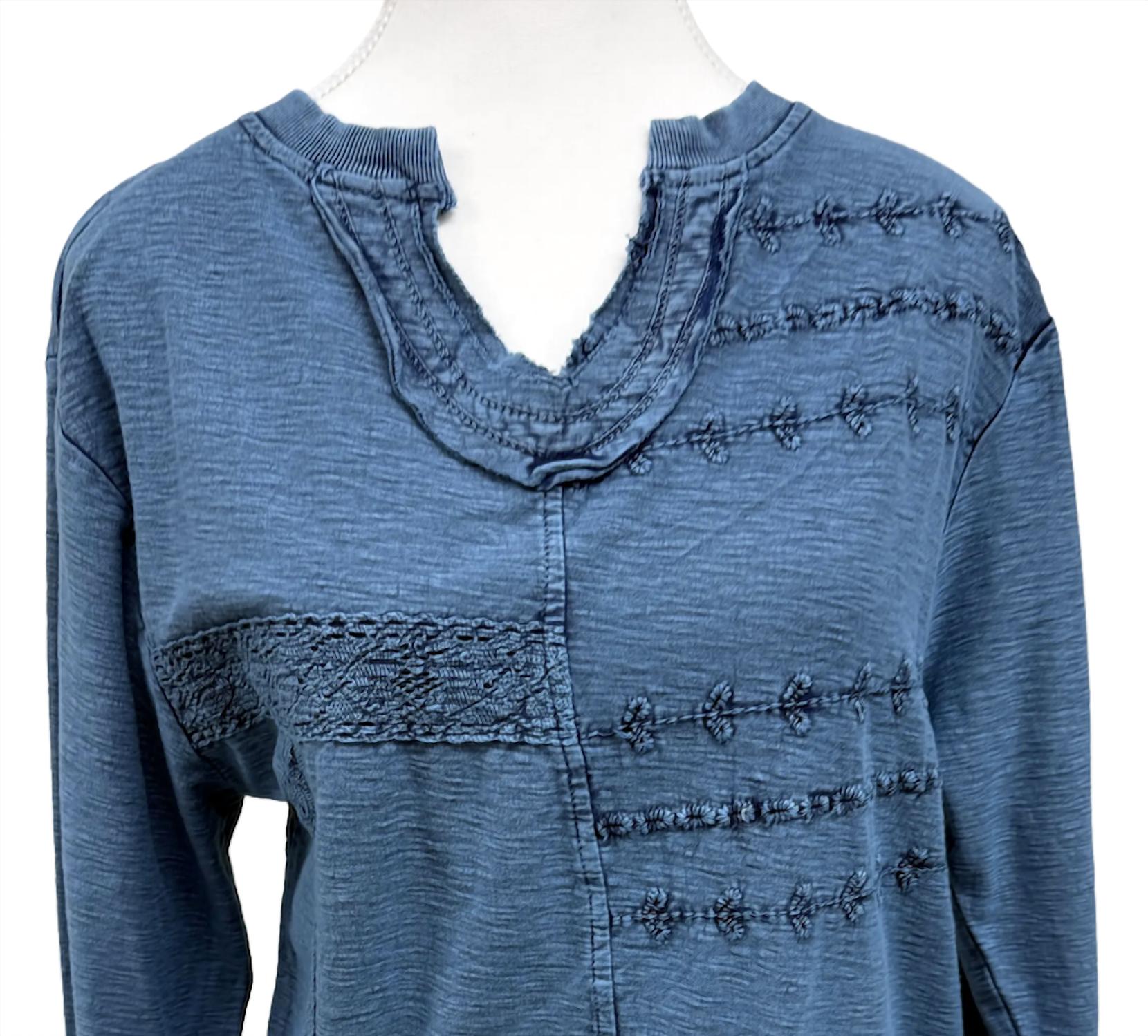 Tru Luxe - Women's Embroidered Slub Knit Top