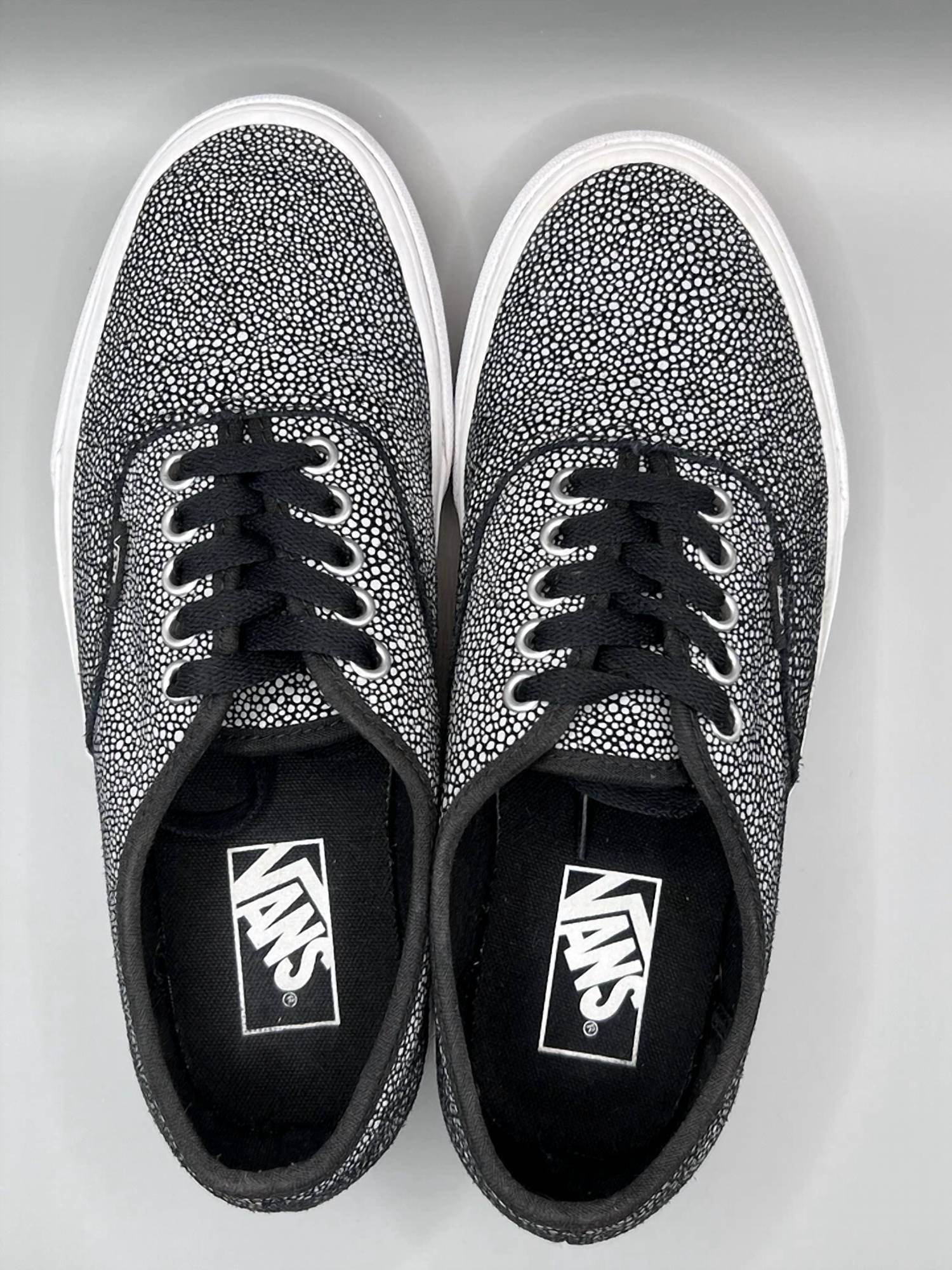 Vans - Unisex Authentic Fashion Casual Sneakers