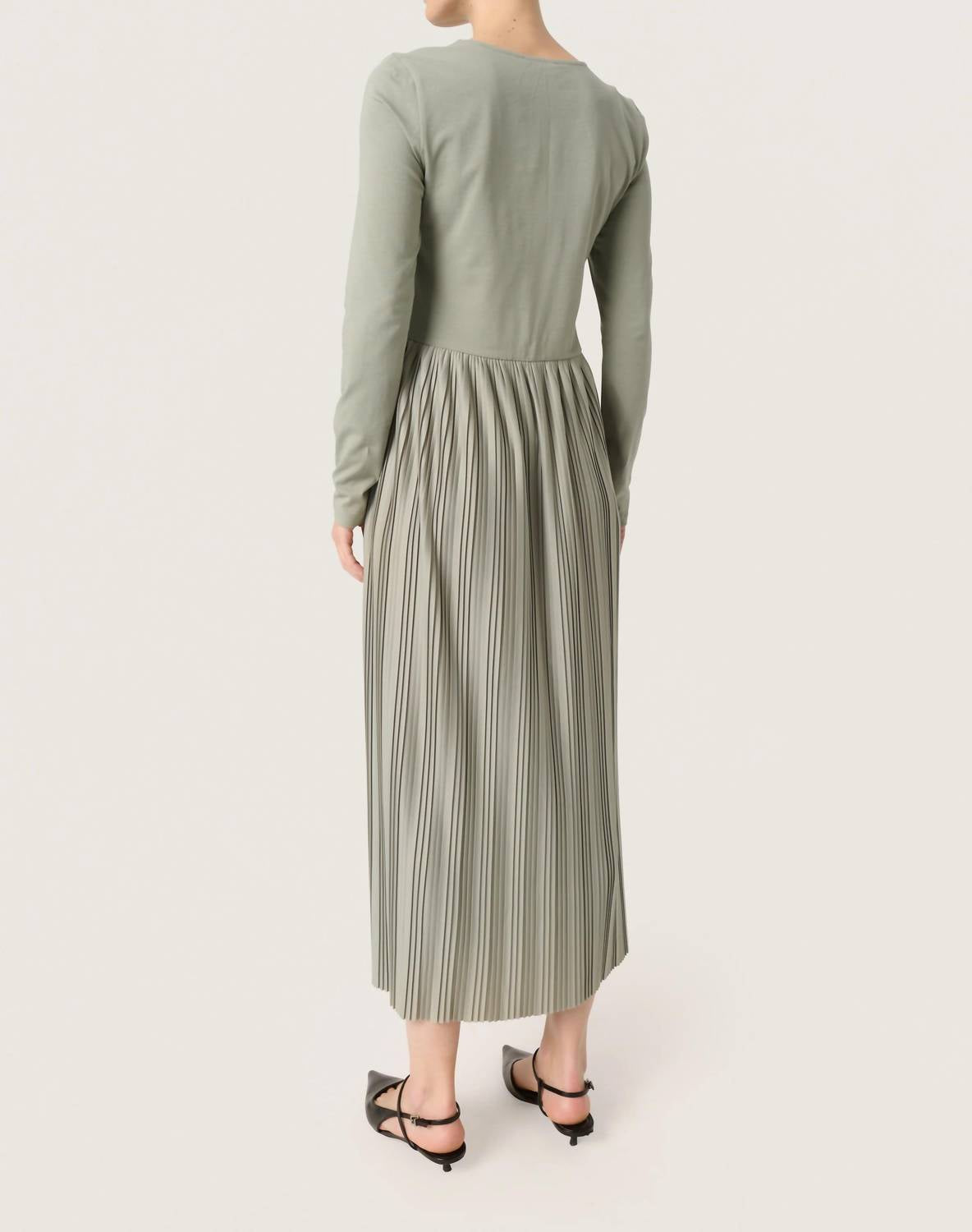 Soaked In Luxury - Simone Plisse Long Sleeve Maxi Dress