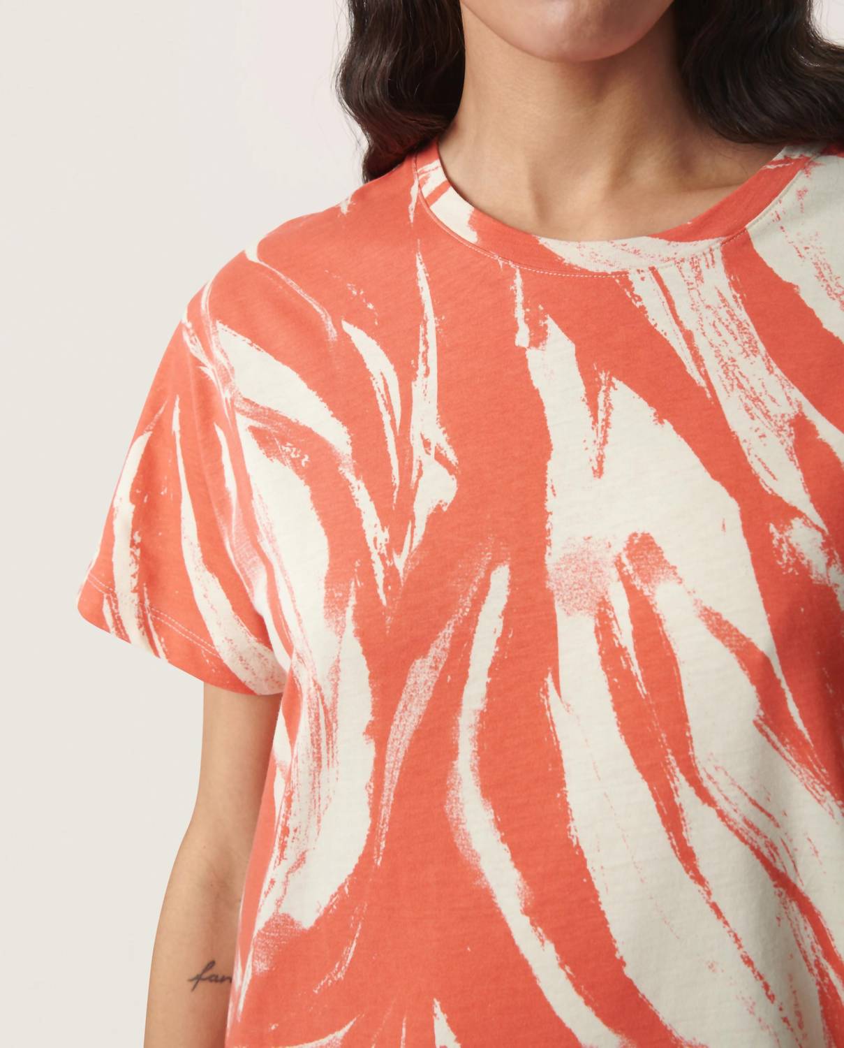 Soaked In Luxury - Eva Short Sleeve Crew Neck Midi Dress
