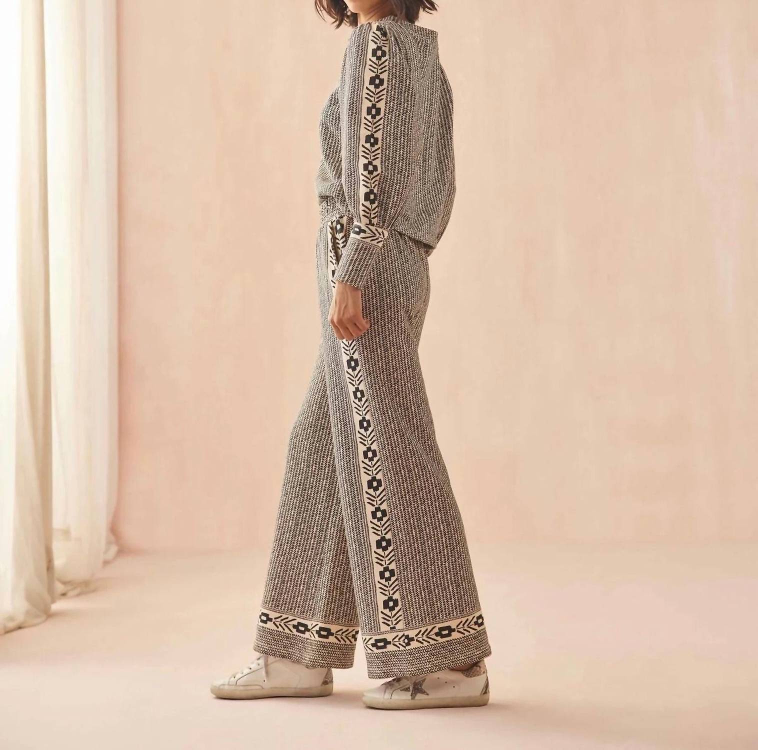 Omika - Lydia Puff Sleeve Sweatshirt