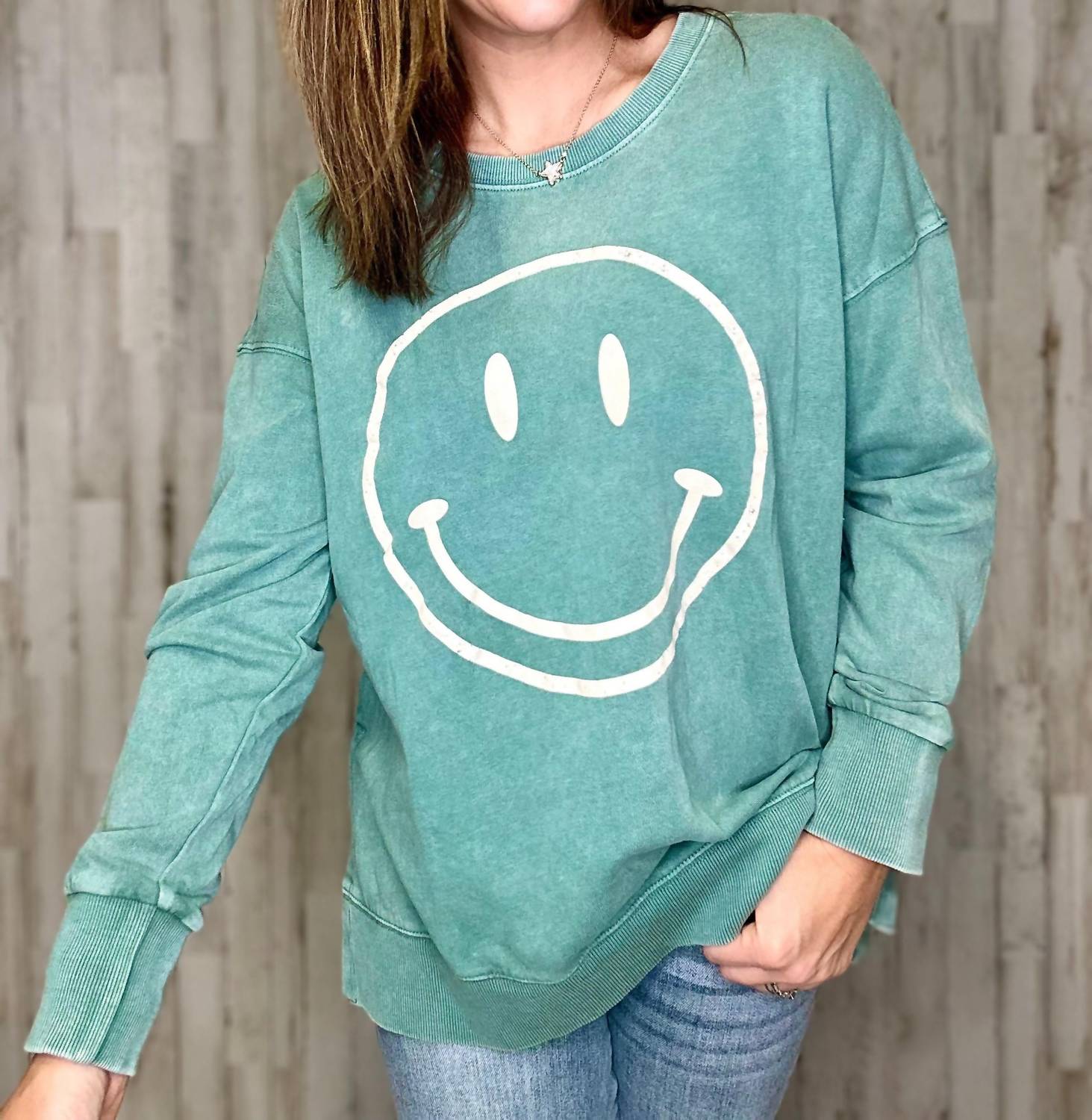 Easel - Paige Mineral Wash Smiley Top - Plus