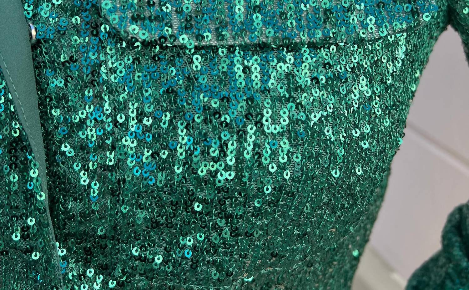 Voy - Double Pocket Collared Sequin Blouse