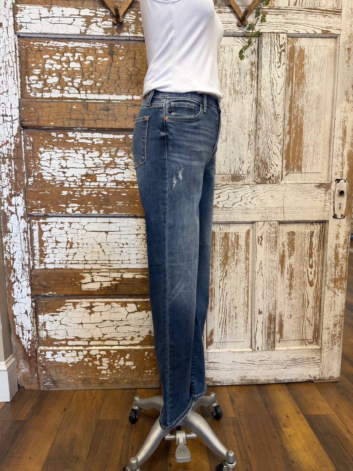 Judy Blue - 90's Straight Leg Jean