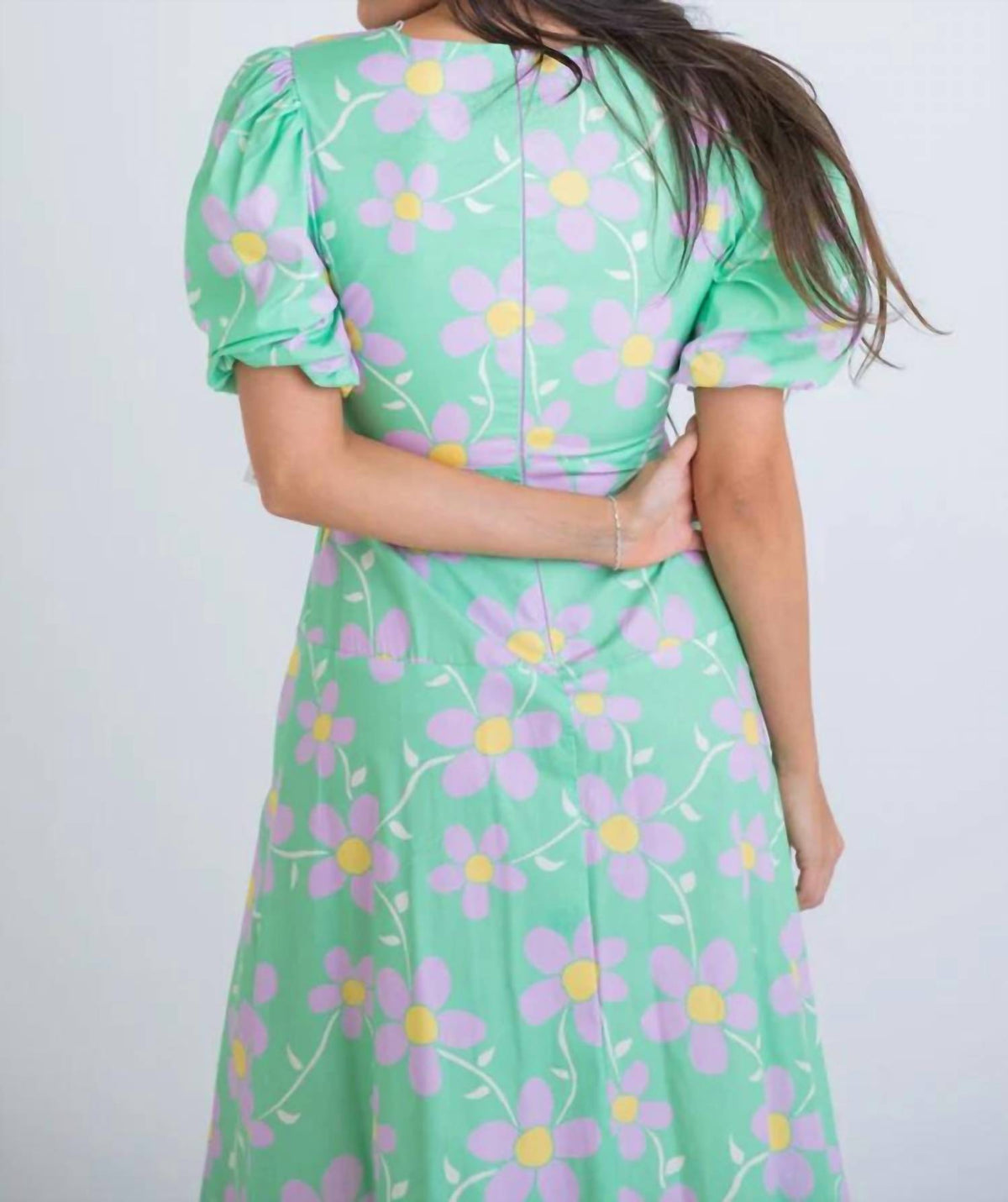 Karlie - Daisy V-neck Keyhole Maxi Dress