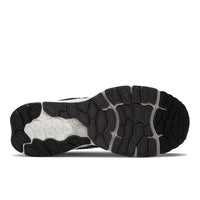 New Balance - Men's M880v12 Sneakers