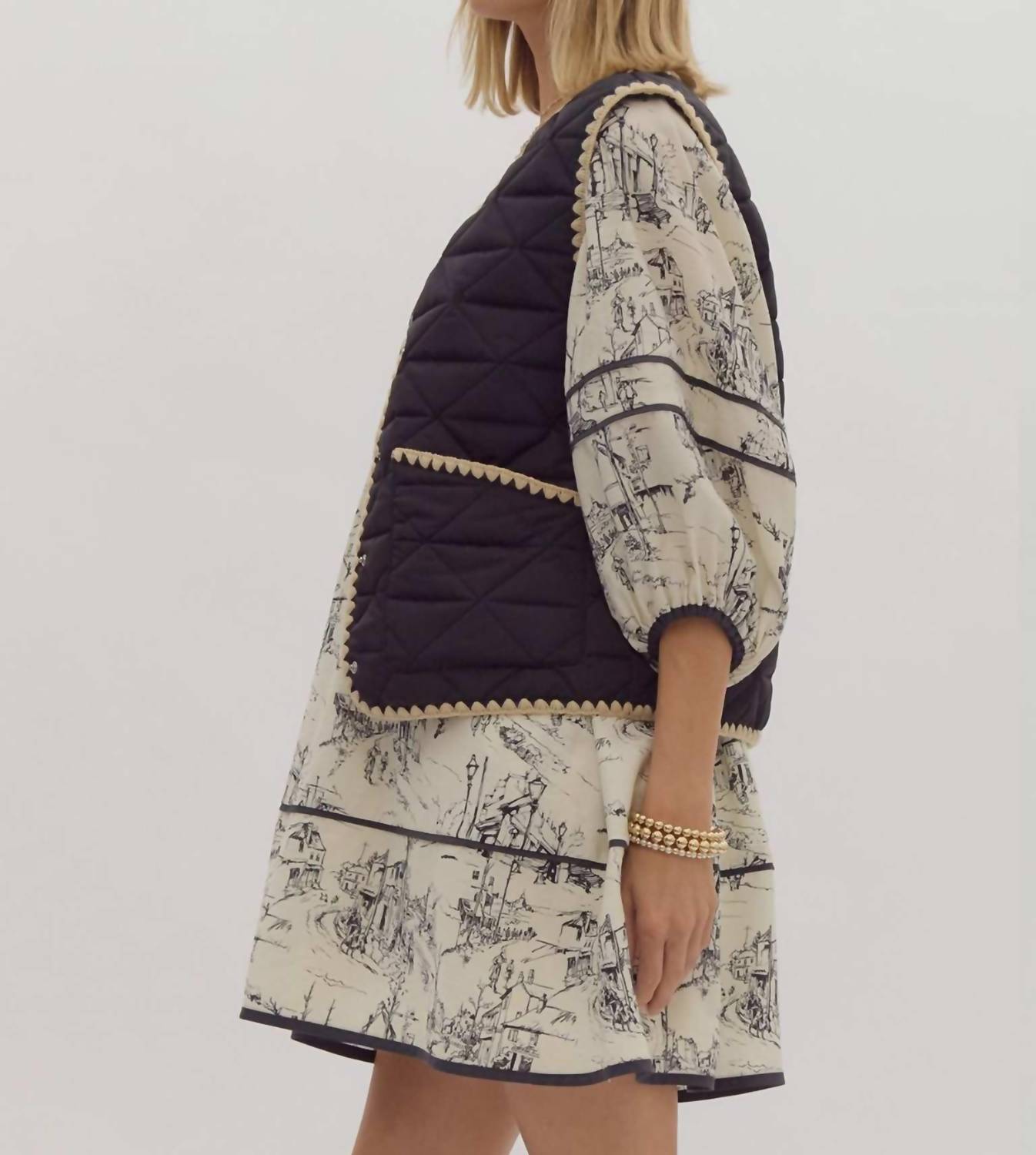 Entro - Scalloped Trim Vest