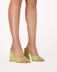 Quinn Sandal