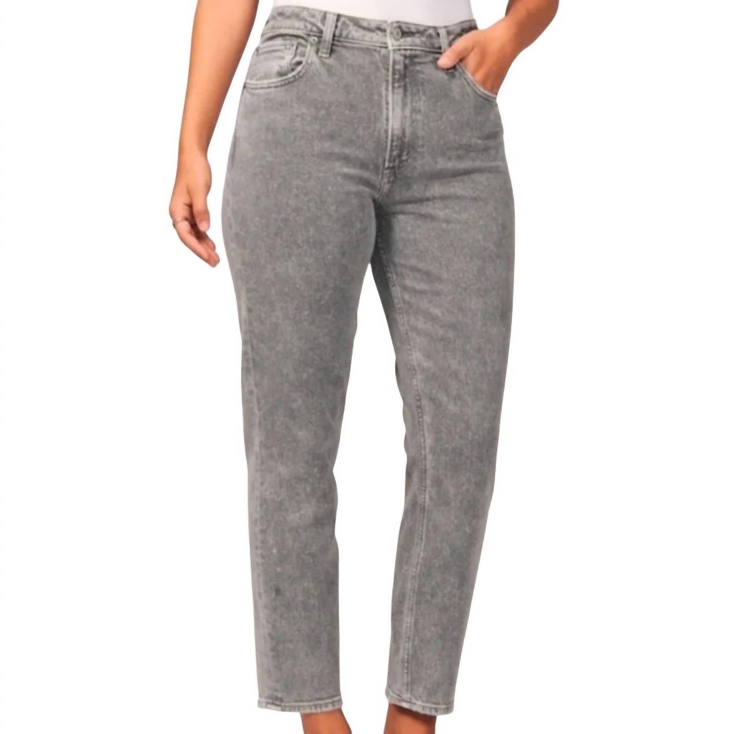 Abercrombie & Fitch - Curve Love High Rise Mom Jeans