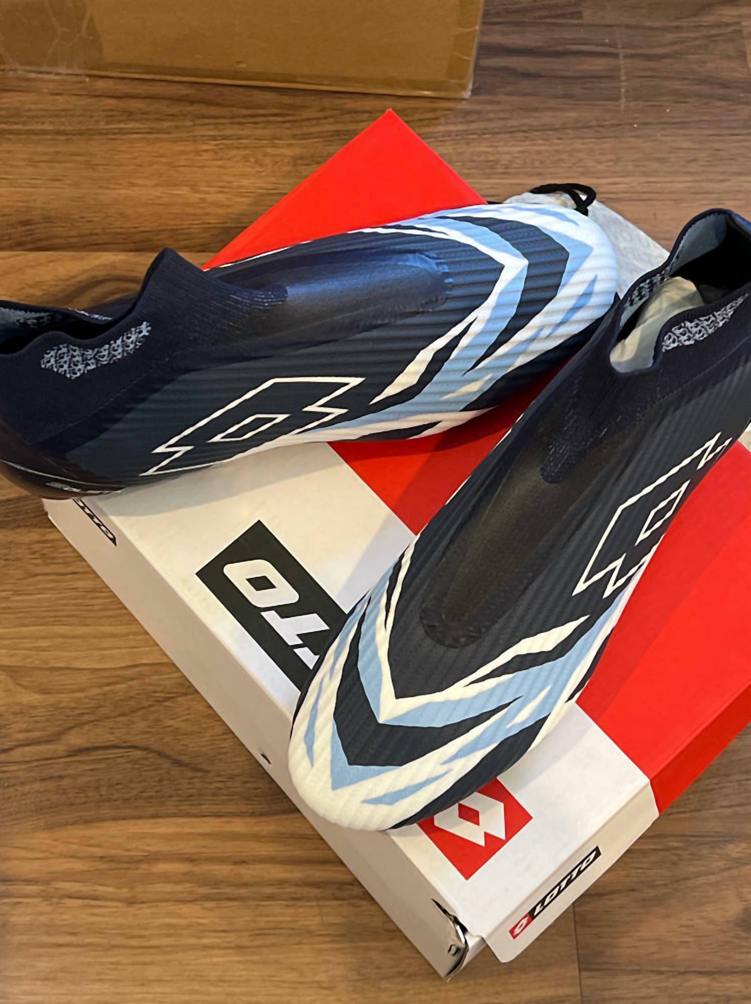Lotto - Men's Solista 100 Vi Gravity Fg Soccer Cleats