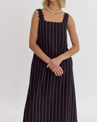 Entro - Boutique Chic Midi Dress
