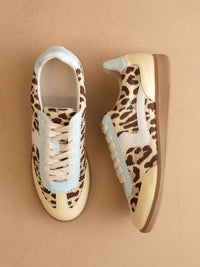 Oasis Society - Women's Kyla Classic Low Top Sneakers