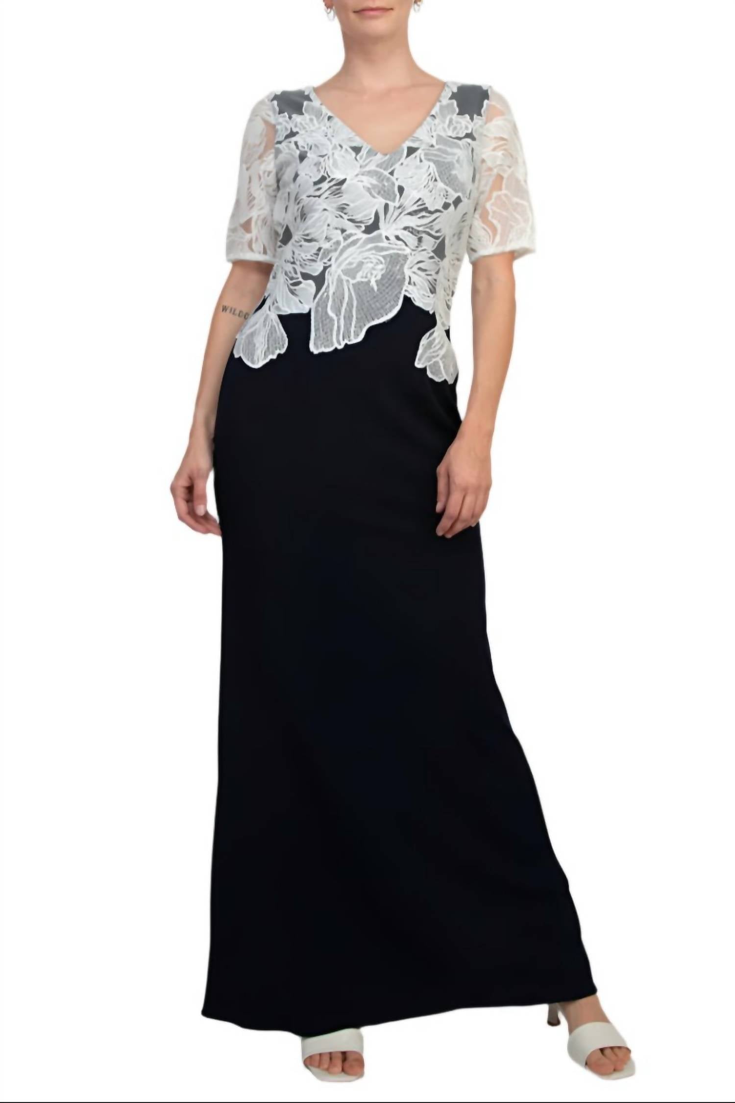 Adrianna Papell - V-neck Short Sleeve Embroidered Crepe Dress