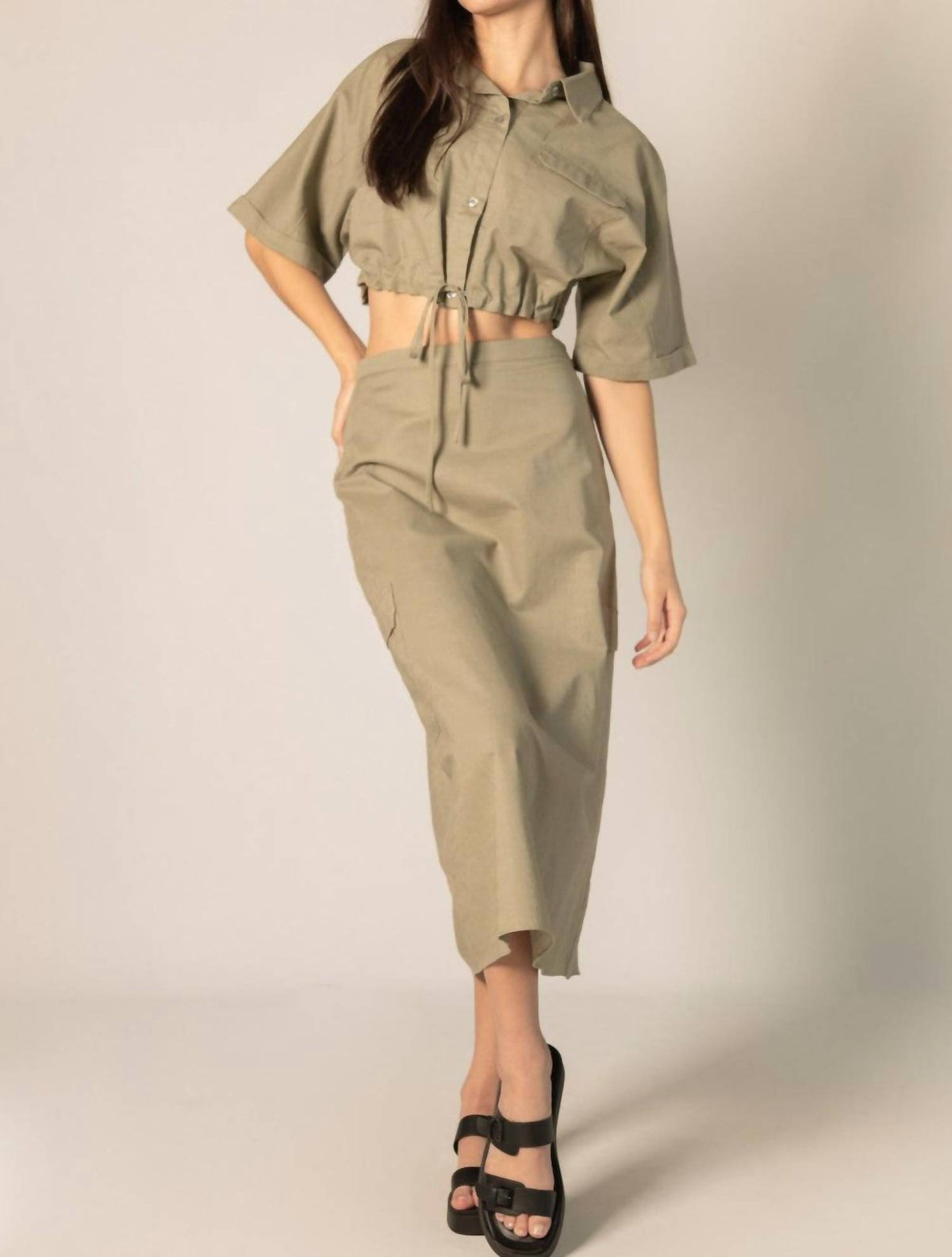 Before You Collection Brynlee Linen Blend Cargo Midi Skirt in khaki - women's skirt - detail view