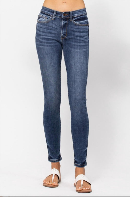 Judy Blue - Mid Rise Husband Classic Skinny Jeans