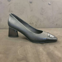 The FLEXX Women's Miley Pump Shoe in black - women's flats