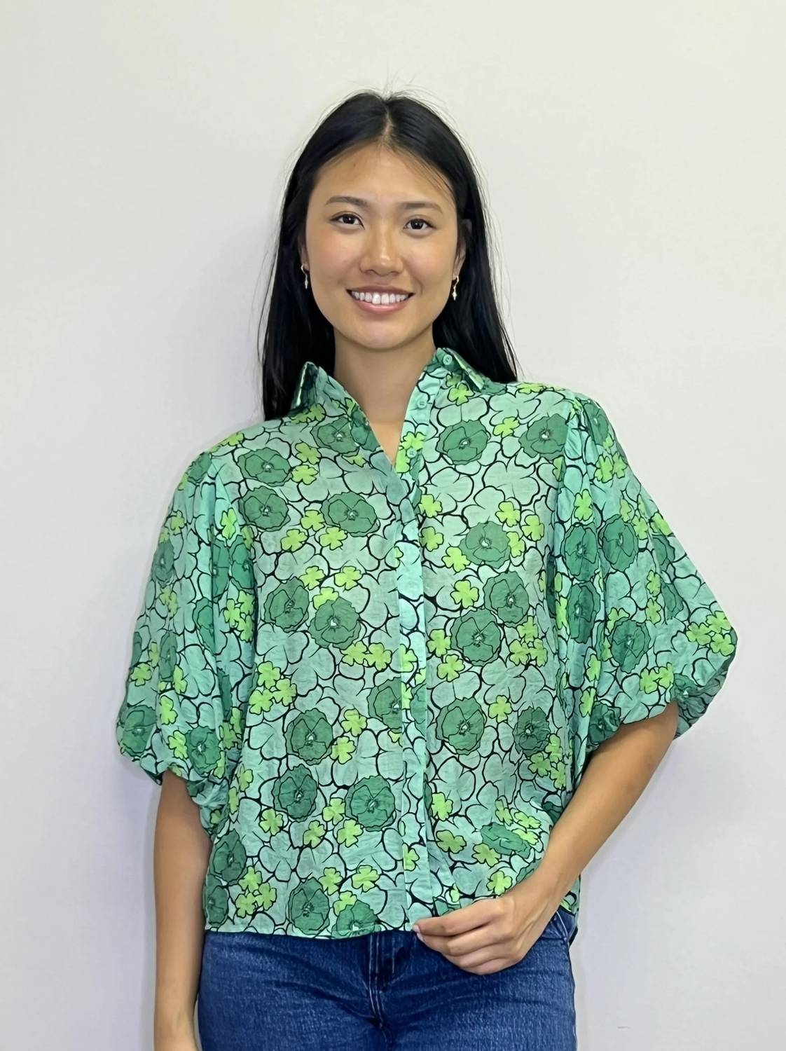 Papillon - Clover Collared Balloon Sleeve Top