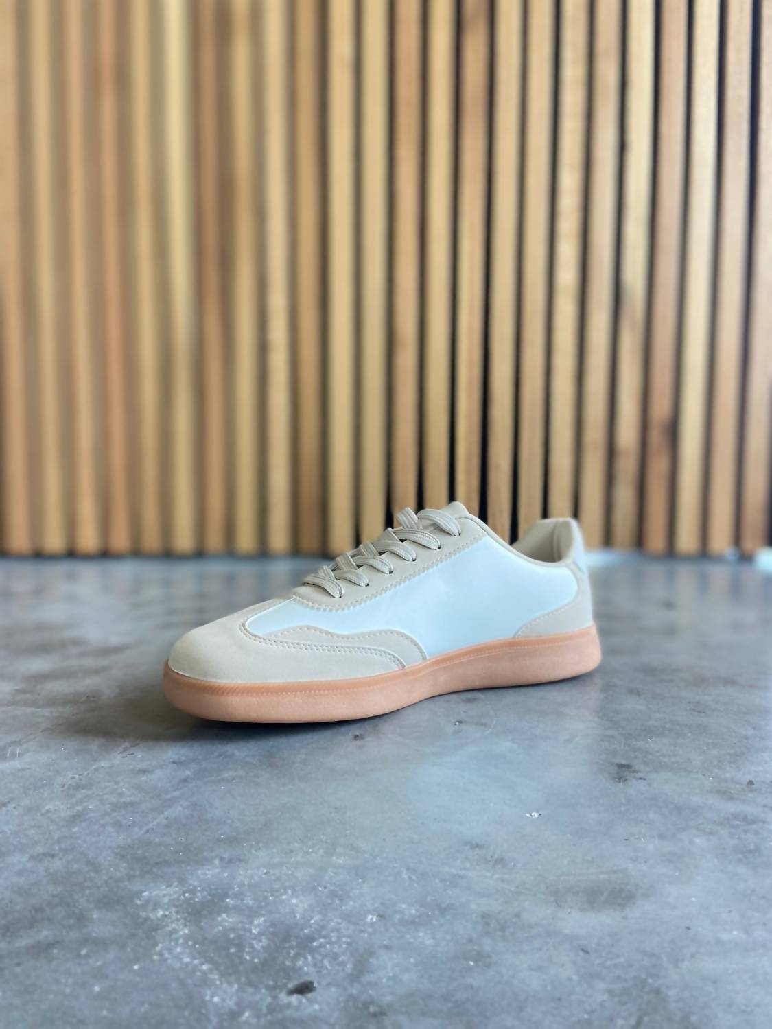 La Sheelah - Women's Cameron Low Top Sneaker