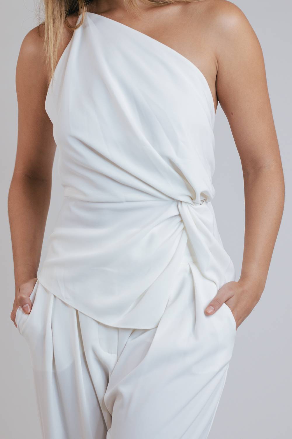 The Sei - Twist Knot Top