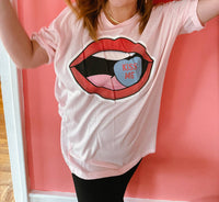 The Laundry Room - Sweethearts Kiss Me Oversized Tee