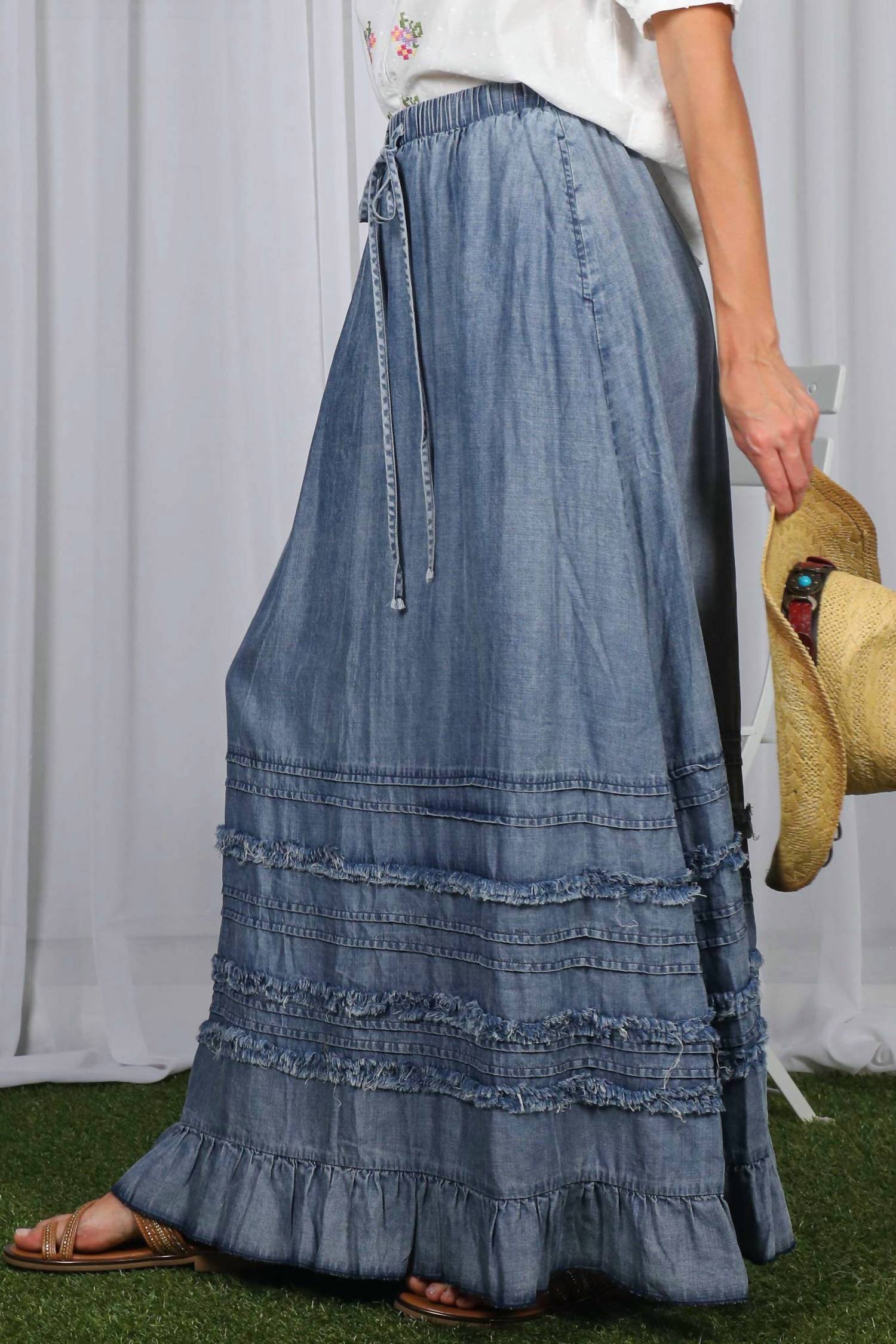 Vine & Love - Ruffle Frayed Hem Maxi Skirt