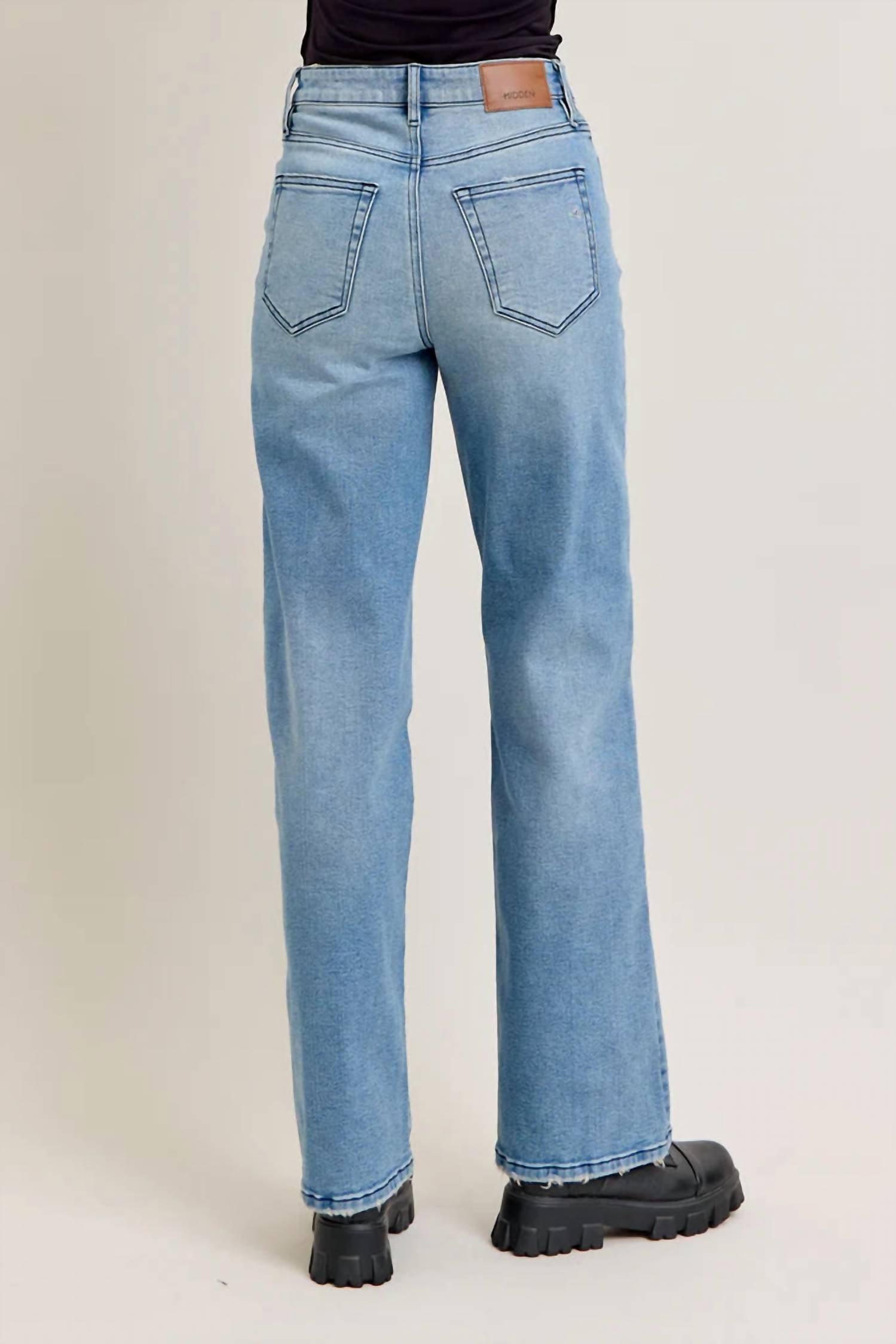HIDDEN Logan Dad Curved Seam Jean in medium blue - women's jeans - detail view