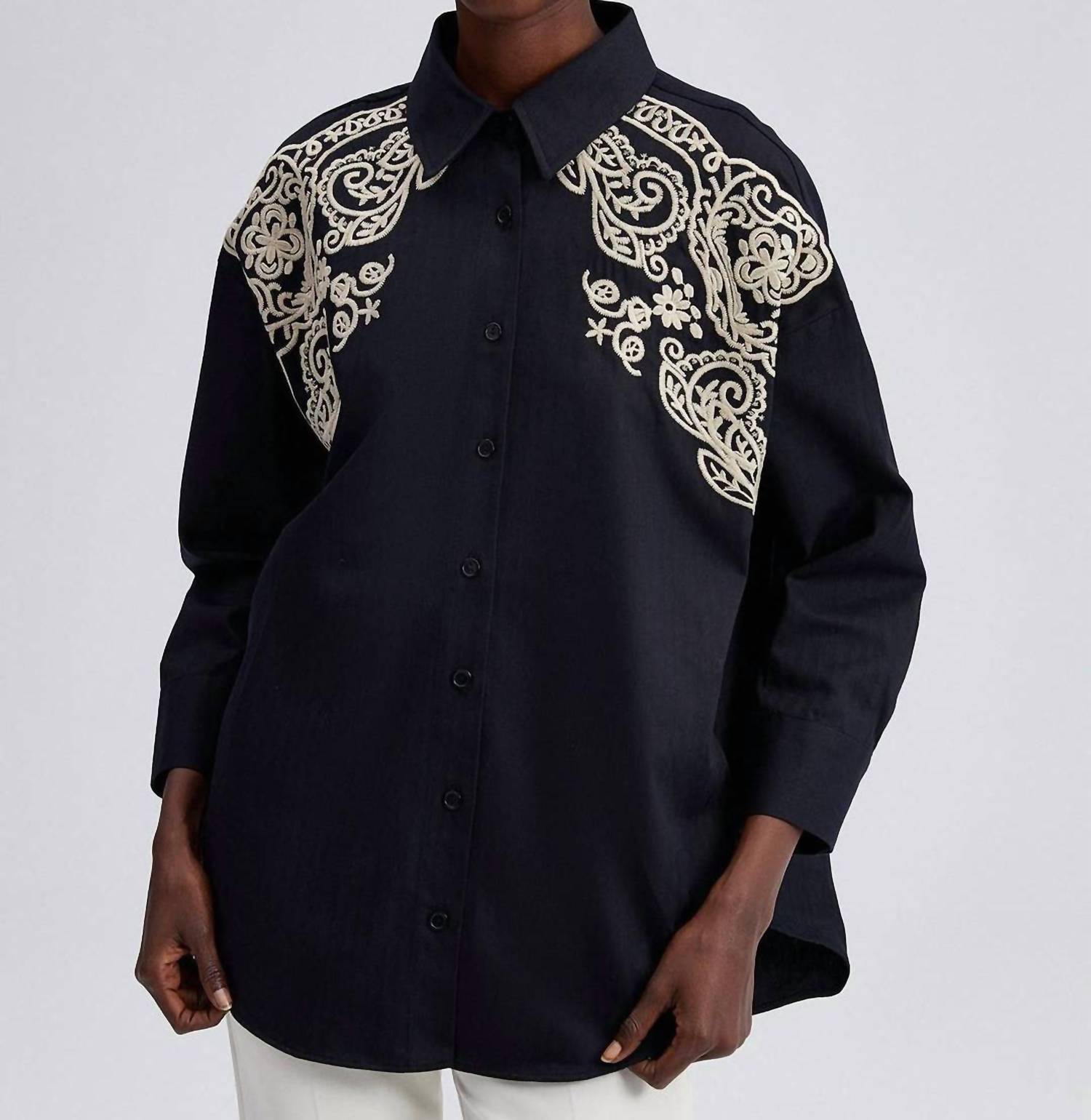 Touche Prive - Embroidered Front Oversized Shirt