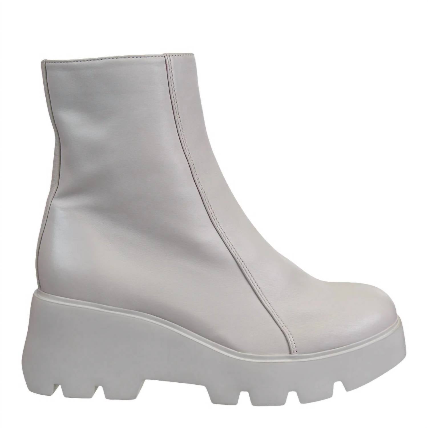 Naked Feet - Women's Xenus Boots
