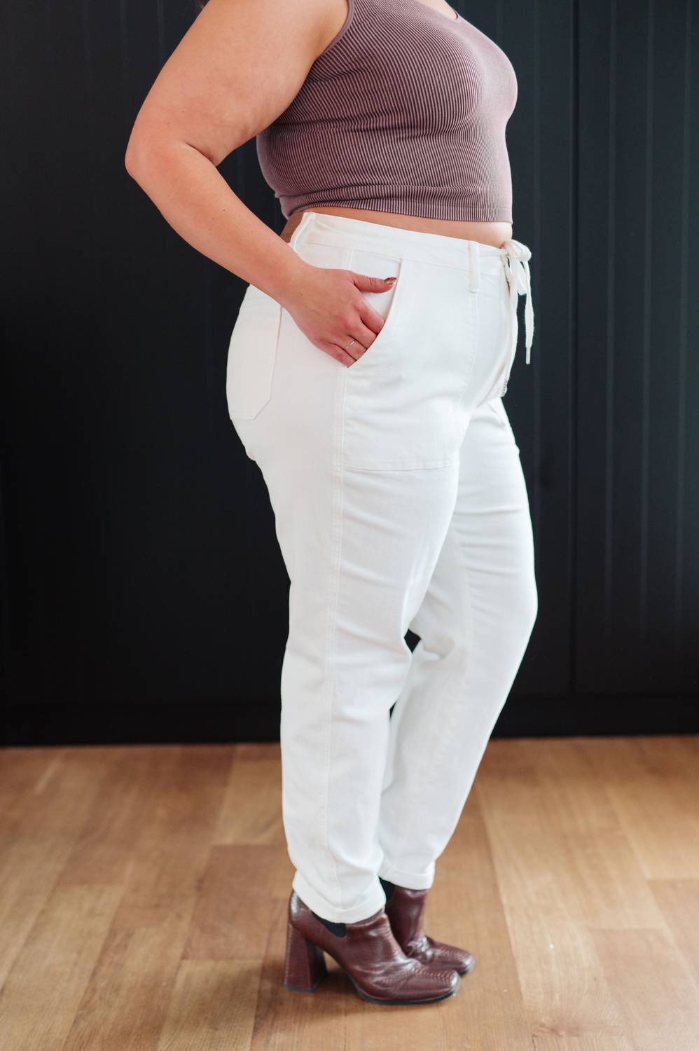 Judy Blue - High Rise Contrast Thread Jogger