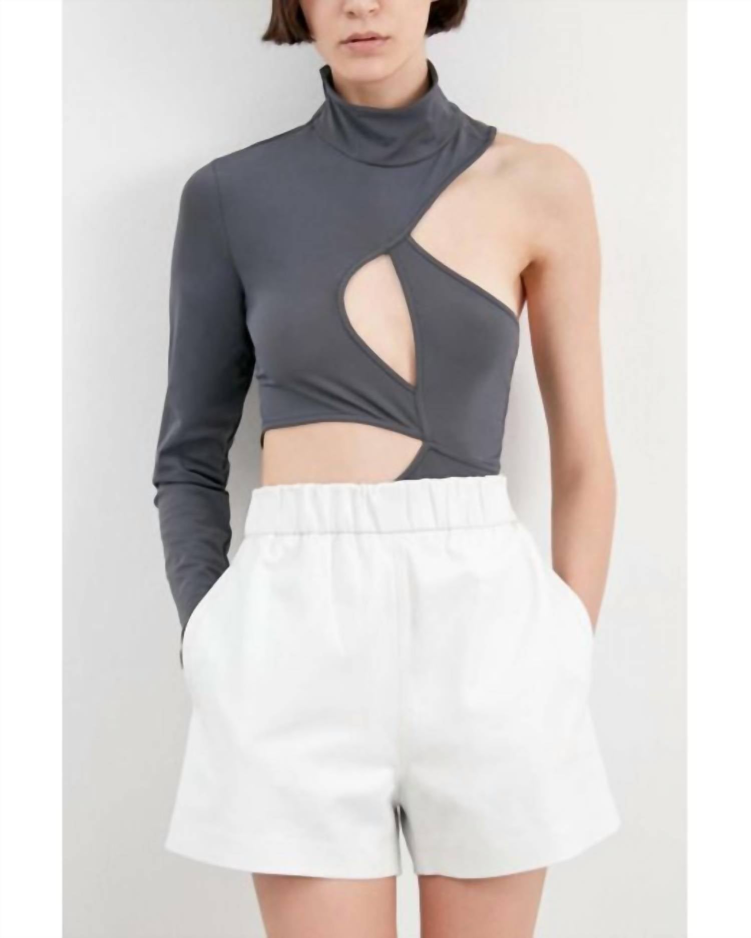 IN THE MOOD FOR LOVE Move Mini Short in white - women's shorts - detail view