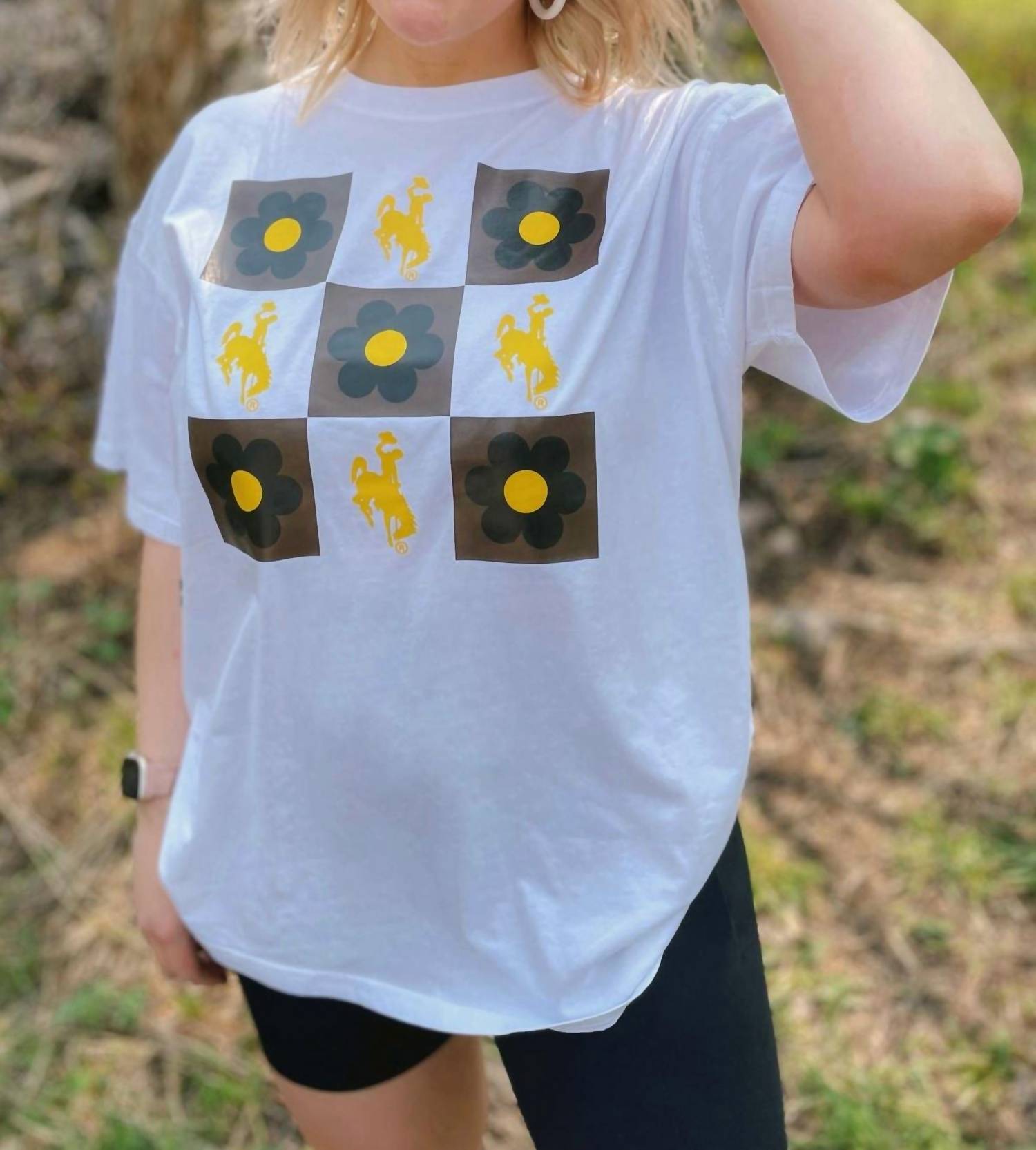 Chicka-D - Floral Steamboat Checkerboard Band Tee