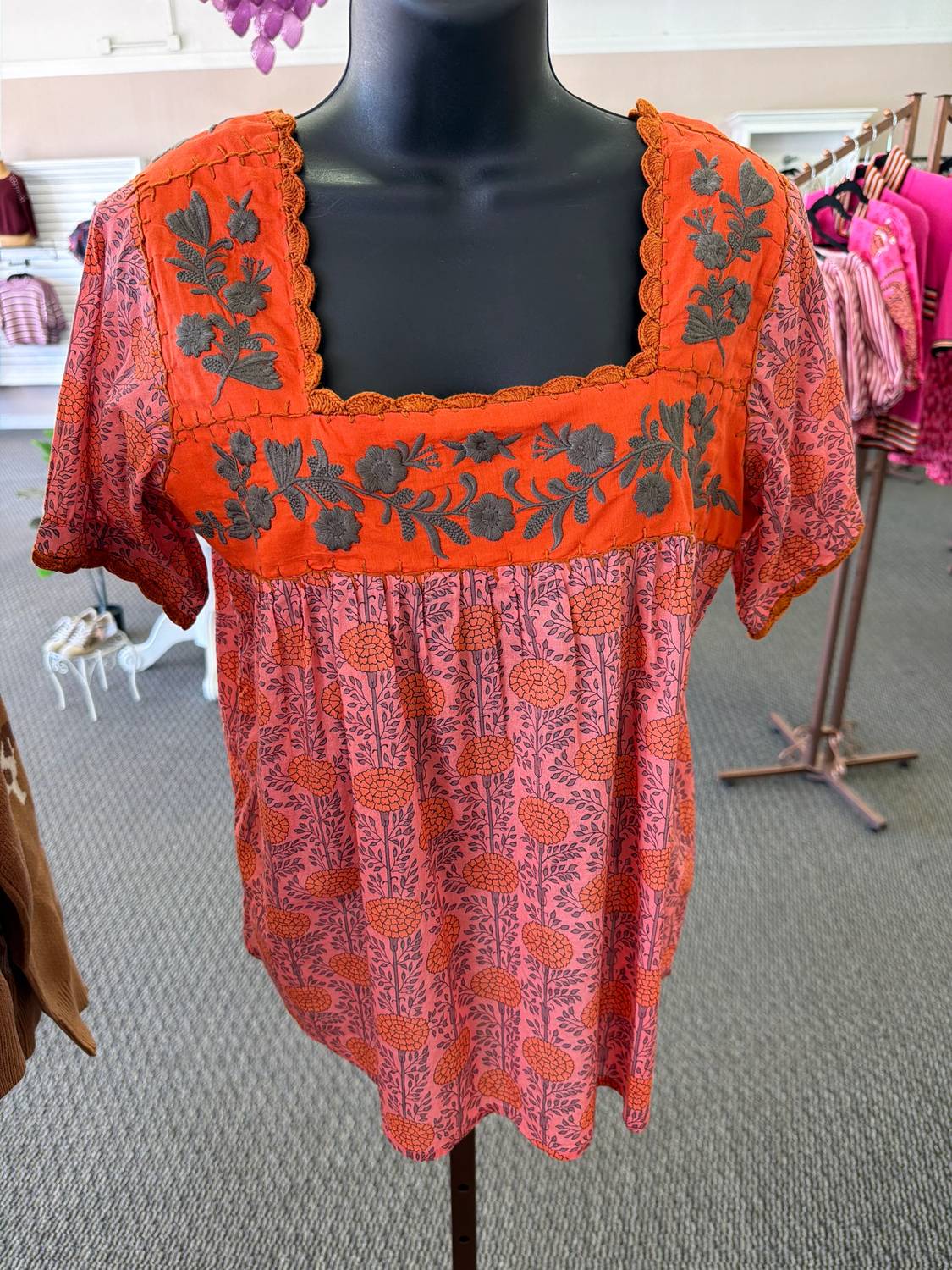 Ivy Jane - Women's Dia Soraya Embroidered Top