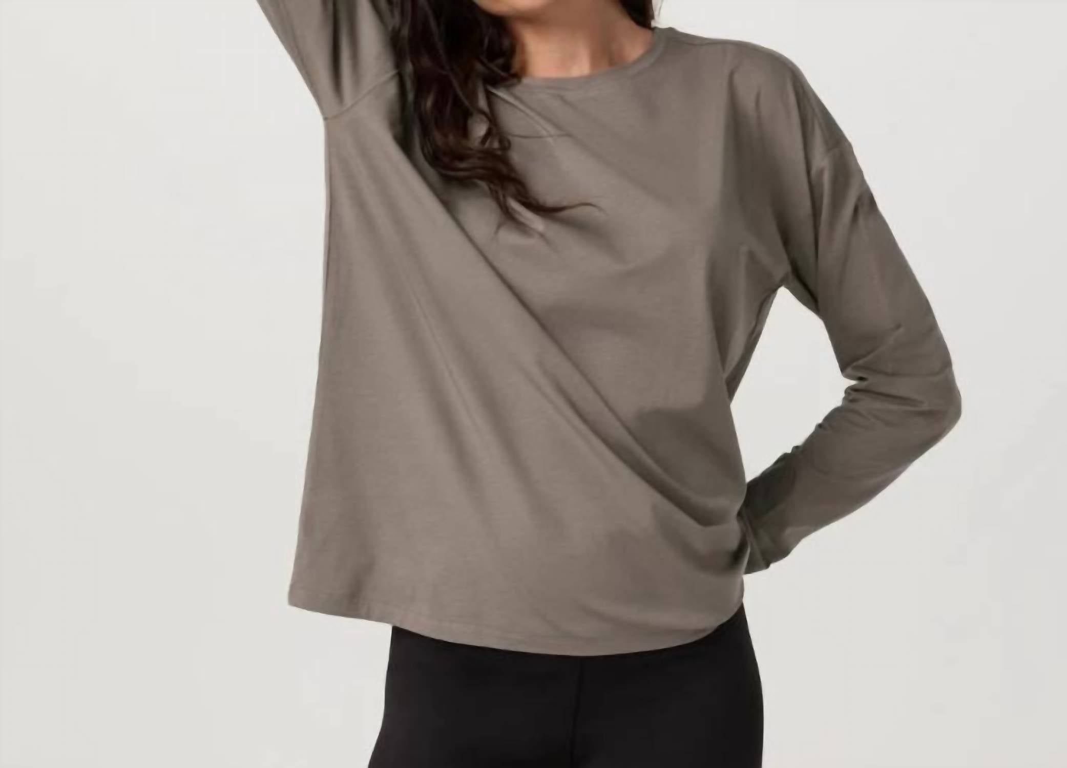 Vuori - Long Sleeve Feather Tee