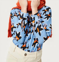 Compañía Fantástica Calatea Floral Print Shirt in blue - women's shirt - detail view