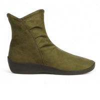 ARCOPEDICO Women's L19 Boot in gal olive - women's shoe - detail view