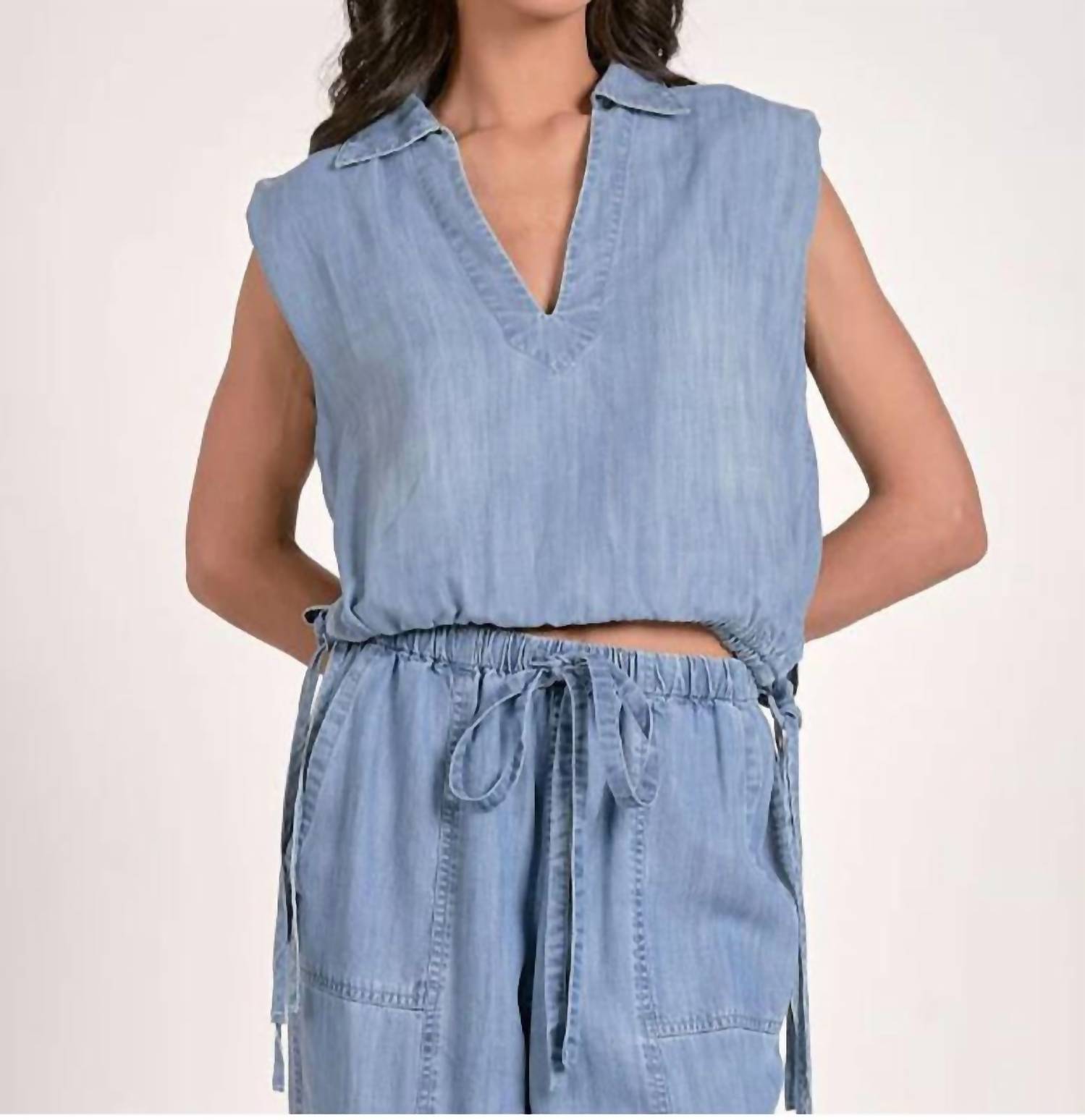 Elan - Sleeveless Collared Top
