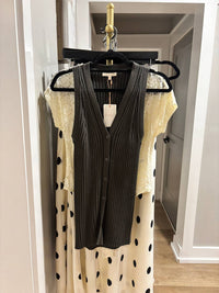 SKIES ARE BLUE Women's Sleeveless Button Down Sweater Vest in olive tree - women's jacket